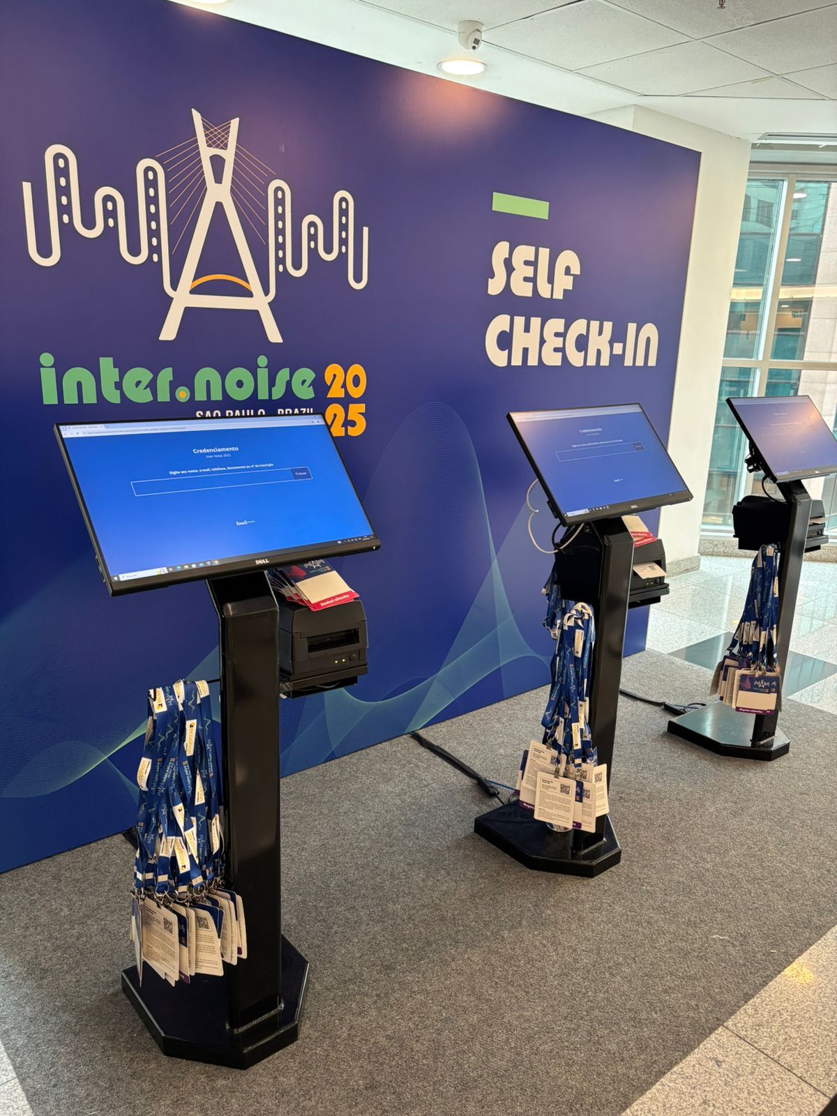 Tótems de autoacreditación en Internoise 2025, evento organizado a través de Even3